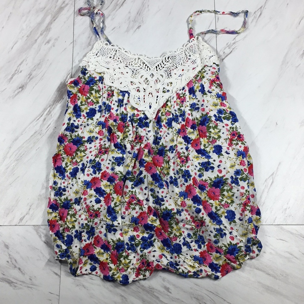 ⭐️ L FOREVER 21 FLORAL CROP TOP